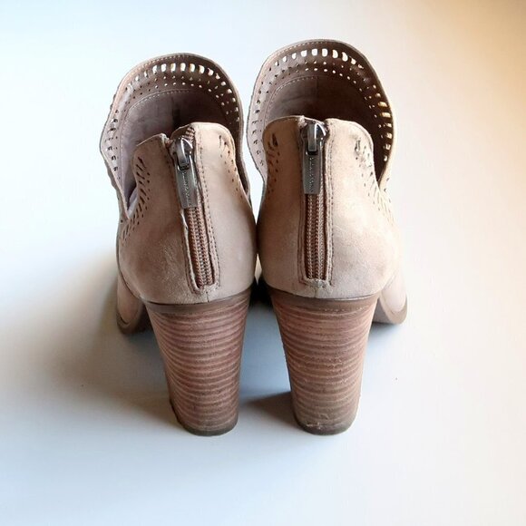 Vince Camuto Beige Suede Leather Block Heel Ankle Boots / Booties Size 9 - Picture 5 of 16